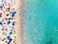 Oι πιο καθαρές παραλίες για βουτιά στην Αττική – 18 ακατάλληλες έχουν «Γαλάζια Σημαία»