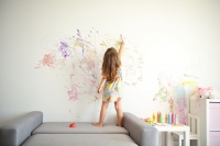 Πώς να καθαρίζετε τους τοίχους: Συμβουλές για κάθε λεκέ
