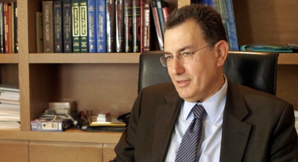 &Mu;ή&nu;&upsilon;&mu;&alpha; &alpha;&pi;ό &tau;&omicron;&nu; &pi;&alpha;&iota;&delta;&omicron;&kappa;&alpha;&rho;&delta;&iota;&omicron;&chi;&epsilon;&iota;&rho;&omicron;&upsilon;&rho;&gamma;ό &Gamma;&epsilon;ώ&rho;&gamma;&iota;&omicron; &Sigma;&alpha;&rho;&rho;ή, &pi;&rho;ό&epsilon;&delta;&rho;&omicron; &tau;&eta;&sigmaf; &Epsilon;&upsilon;&rho;&omega;&pi;&alpha;ϊ&kappa;ή&sigmaf; &Pi;&alpha;&iota;&delta;o&kappa;&alpha;&rho;&delta;&iota;&omicron;&chi;&epsilon;&iota;&rho;&omicron;&upsilon;&rho;&gamma;&iota;&kappa;ή&sigmaf; &Epsilon;&tau;&alpha;&iota;&rho;&epsilon;ί&alpha;&sigmaf;, &gamma;&iota;&alpha; &tau;&omicron;&upsilon;&sigmaf; &gamma;&omicron;&nu;&epsilon;ί&sigmaf; &pi;&alpha;&iota;&delta;&iota;ώ&nu; &mu;&epsilon; &sigma;&upsilon;&gamma;&gamma;&epsilon;&nu;&epsilon;ί&sigmaf; &kappa;&alpha;&rho;&delta;&iota;&omicron;&pi;ά&theta;&epsilon;&iota;&epsilon;&sigmaf;