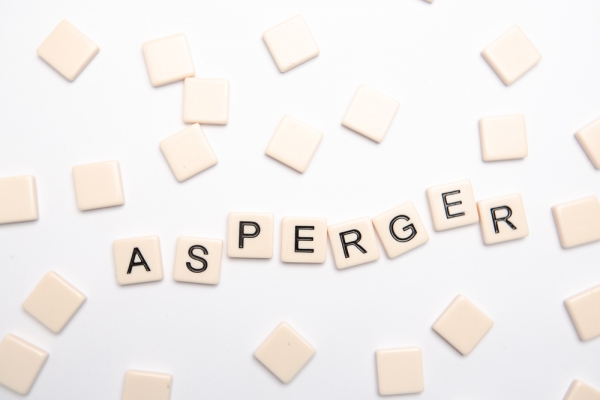 &Alpha;&nu;&alpha;&pi;&tau;&upsilon;&xi;&iota;&alpha;&kappa;έ&sigmaf; &delta;&iota;&alpha;&tau;&alpha;&rho;&alpha;&chi;έ&sigmaf;: Asperger&hellip;&tau;&iota; &epsilon;ί&nu;&alpha;&iota;;