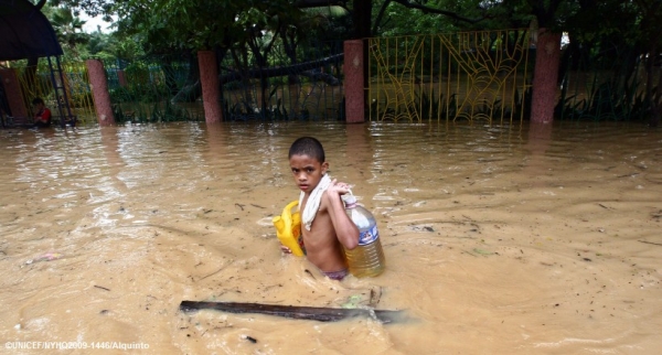 UNICEF: &Tau;&alpha; &pi;&alpha;&iota;&delta;&iota;ά &theta;&alpha; &sigma;&eta;&kappa;ώ&sigma;&omicron;&upsilon;&nu; &tau;&omicron; &kappa;ύ&rho;&iota;&omicron; &beta;ά&rho;&omicron;&sigmaf; &tau;&eta;&sigmaf; &kappa;&lambda;&iota;&mu;&alpha;&tau;&iota;&kappa;ή&sigmaf; &alpha;&lambda;&lambda;&alpha;&gamma;ή&sigmaf;