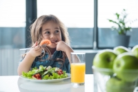Φαγητό και παιδιά: 5 λάθος φράσεις σχετικές με το φαγητό που λες στο παιδί