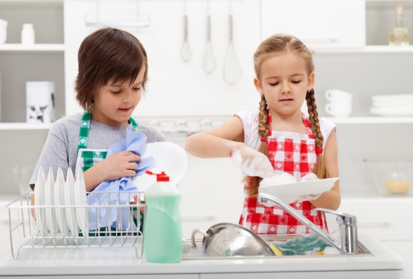 Montessori &sigma;&tau;&omicron; &sigma;&pi;ί&tau;&iota;: 10 &chi;&rho;ή&sigma;&iota;&mu;&epsilon;&sigmaf; &delta;&omicron;&upsilon;&lambda;&epsilon;&iota;έ&sigmaf; &pi;&omicron;&upsilon; &tau;&omicron; &pi;&alpha;&iota;&delta;ί &mu;&pi;&omicron;&rho;&epsilon;ί &nu;&alpha; &kappa;ά&nu;&epsilon;&iota; &mu;ό&nu;&omicron; &tau;&omicron;&upsilon;