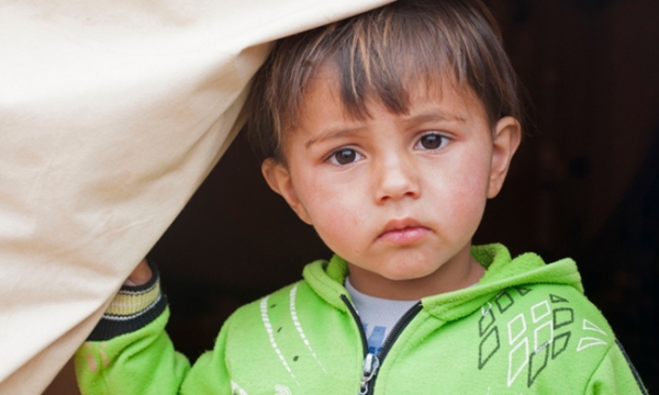 &Omicron;&Eta;&Epsilon;: Kά&theta;&epsilon; 10 &lambda;&epsilon;&pi;&tau;ά &gamma;&epsilon;&nu;&nu;&iota;έ&tau;&alpha;&iota; έ&nu;&alpha; &pi;&alpha;&iota;&delta;ί &chi;&omega;&rho;ί&sigmaf; &epsilon;&theta;&nu;&iota;&kappa;ό&tau;&eta;&tau;&alpha;