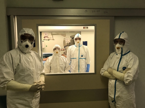 &Omicron; &pi;&rho;ώ&tau;&omicron;&sigmaf; &tau;&omicron;&kappa;&epsilon;&tau;ό&sigmaf; &sigma;&tau;&eta;&nu; &Epsilon;&lambda;&lambda;ά&delta;&alpha; &alpha;&pi;ό &gamma;&upsilon;&nu;&alpha;ί&kappa;&alpha; &theta;&epsilon;&tau;&iota;&kappa;ή &sigma;&tau;&omicron;&nu; &kappa;&omicron;&rho;&omicron;&nu;&omicron;ϊό!