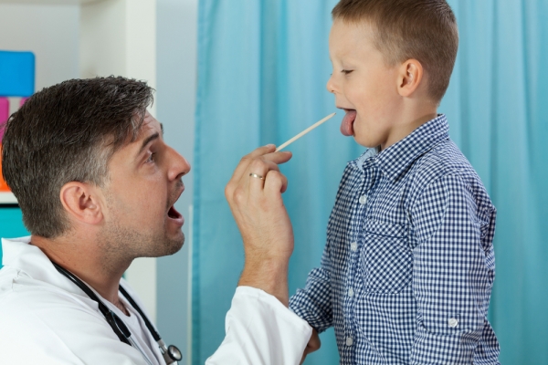 Τα «κρεατάκια» βασική αιτία κακής αναπνοής στα παιδιά